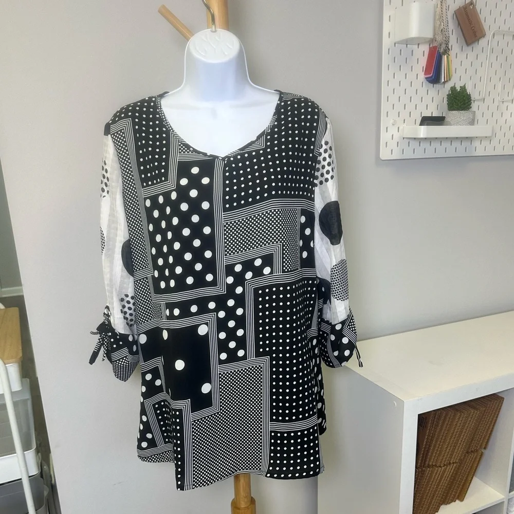 NorthStyle Blouse Size XL Black 3/4 Sleeves Polka Dot Tunic - Picture 2 of 7